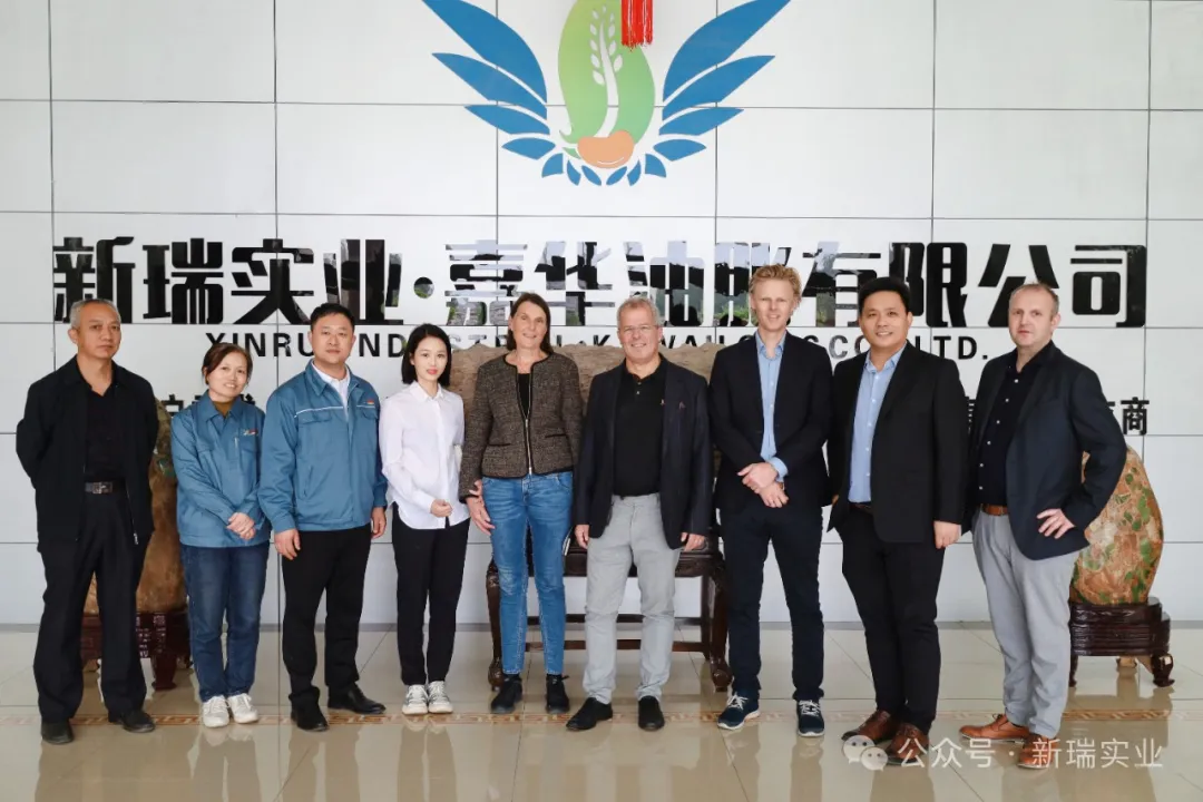 بناء الثقة والتعاون: العملاء الأوروبيون يزورون مصنع جلوتين القمح الحيوي لإجراء تدقيق متعمق