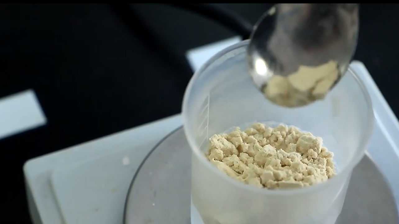 ما هو الفرق بين بروتين الصويا وعزل الصويا؟